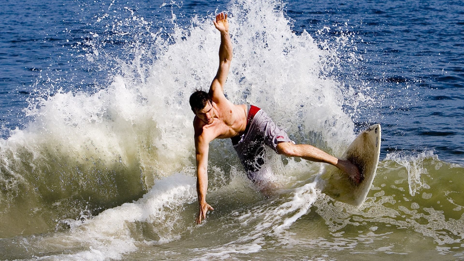 英格兰男队备战世界杯引发全球热议，英格兰足球队世界杯